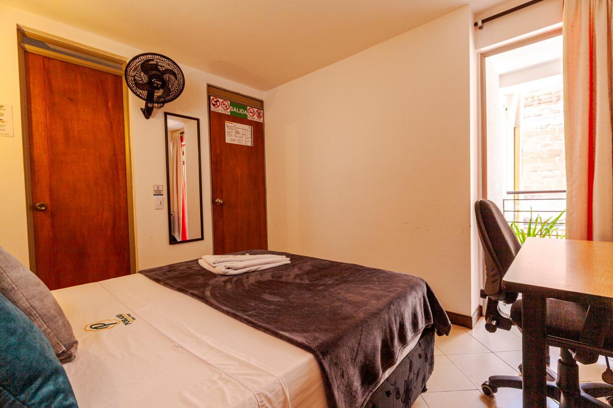 Poblado Guest House Medellín Habitación foto