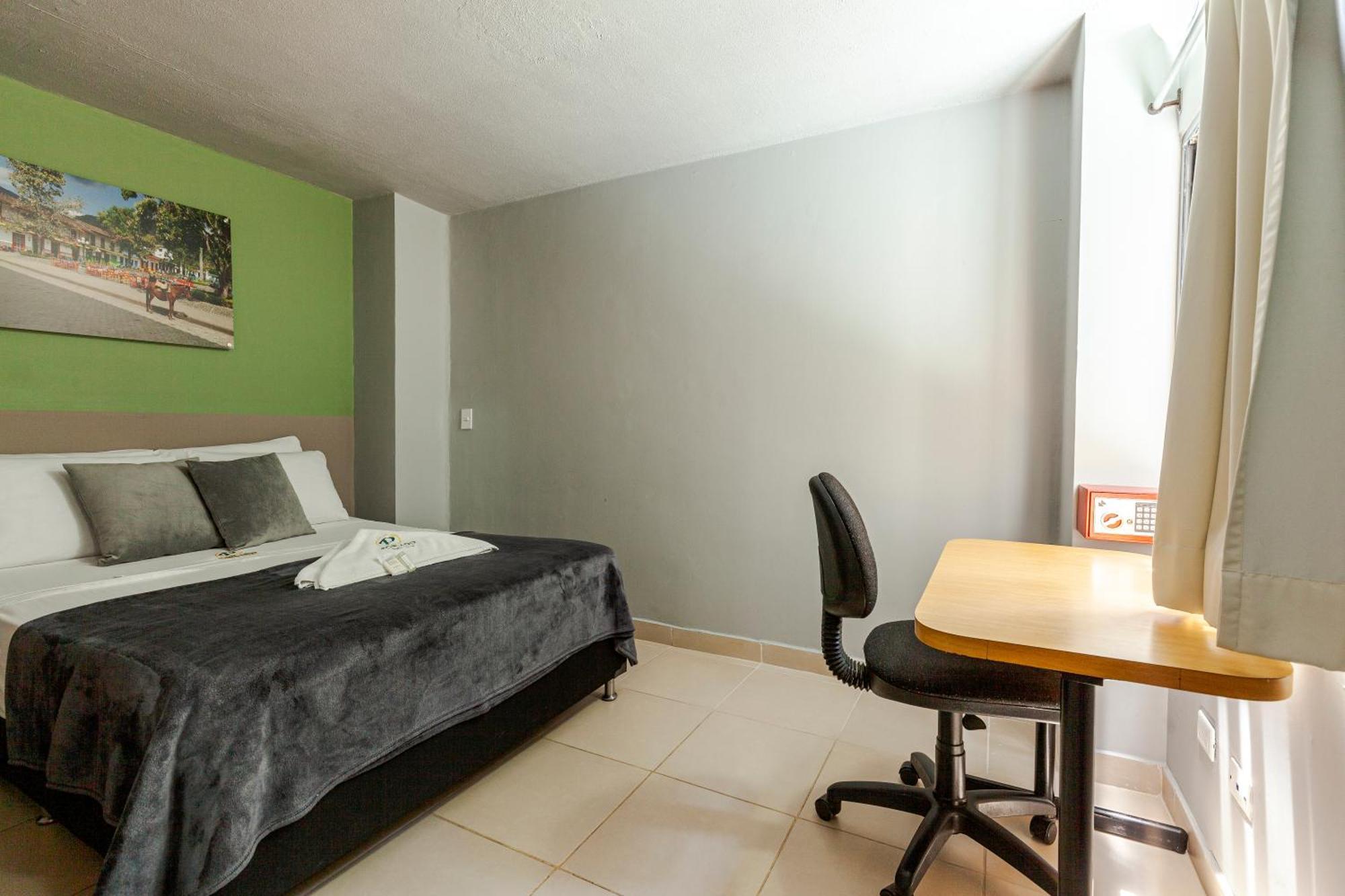 Poblado Guest House Medellín Habitación foto